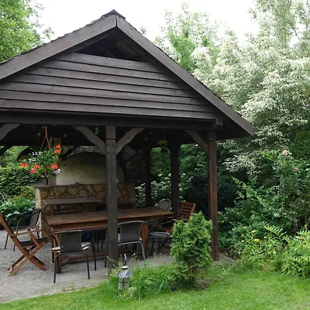 Jabłonie I Grusze In A Big Garden With Sauna&wifi Dom wakacyjny
