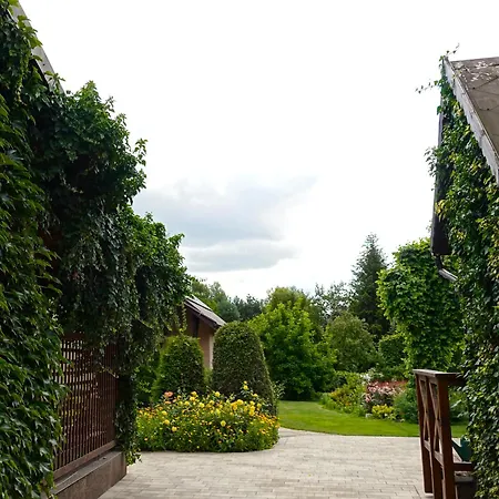 Jabłonie I Grusze In A Big Garden With Sauna&wifi Dom wakacyjny *